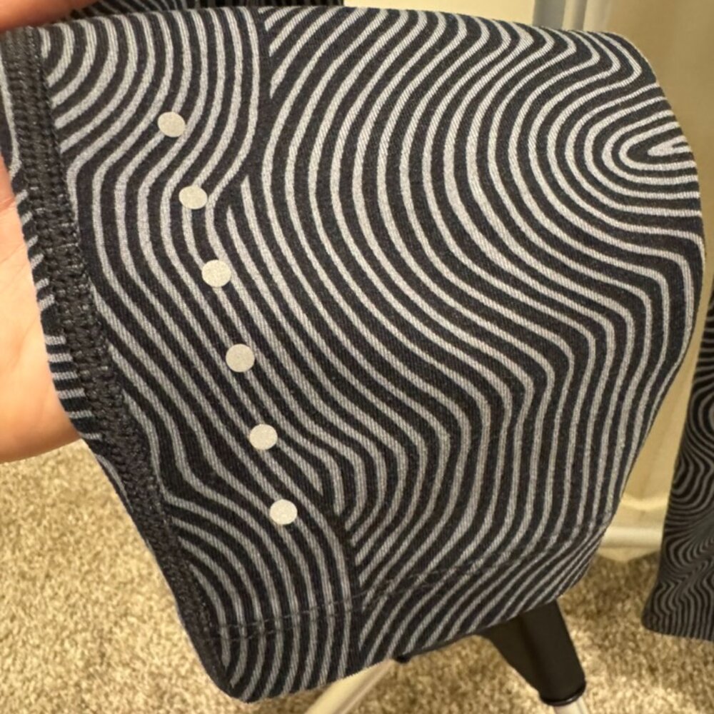 Nike Black & Silver Swirl Running Tights - Picture 7 of 9